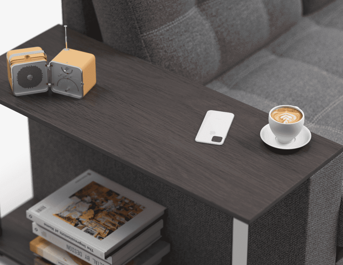 Удобный подлокотник - столик.