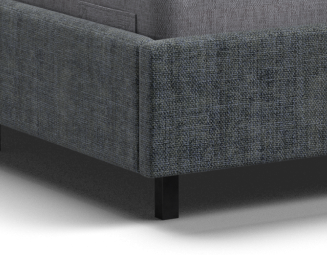 Высокие ножки не только придают кровати визуальную лёгкость, но и обеспечивают удобство уборки — вы без труда сможете пылесосить пространство под кроватью